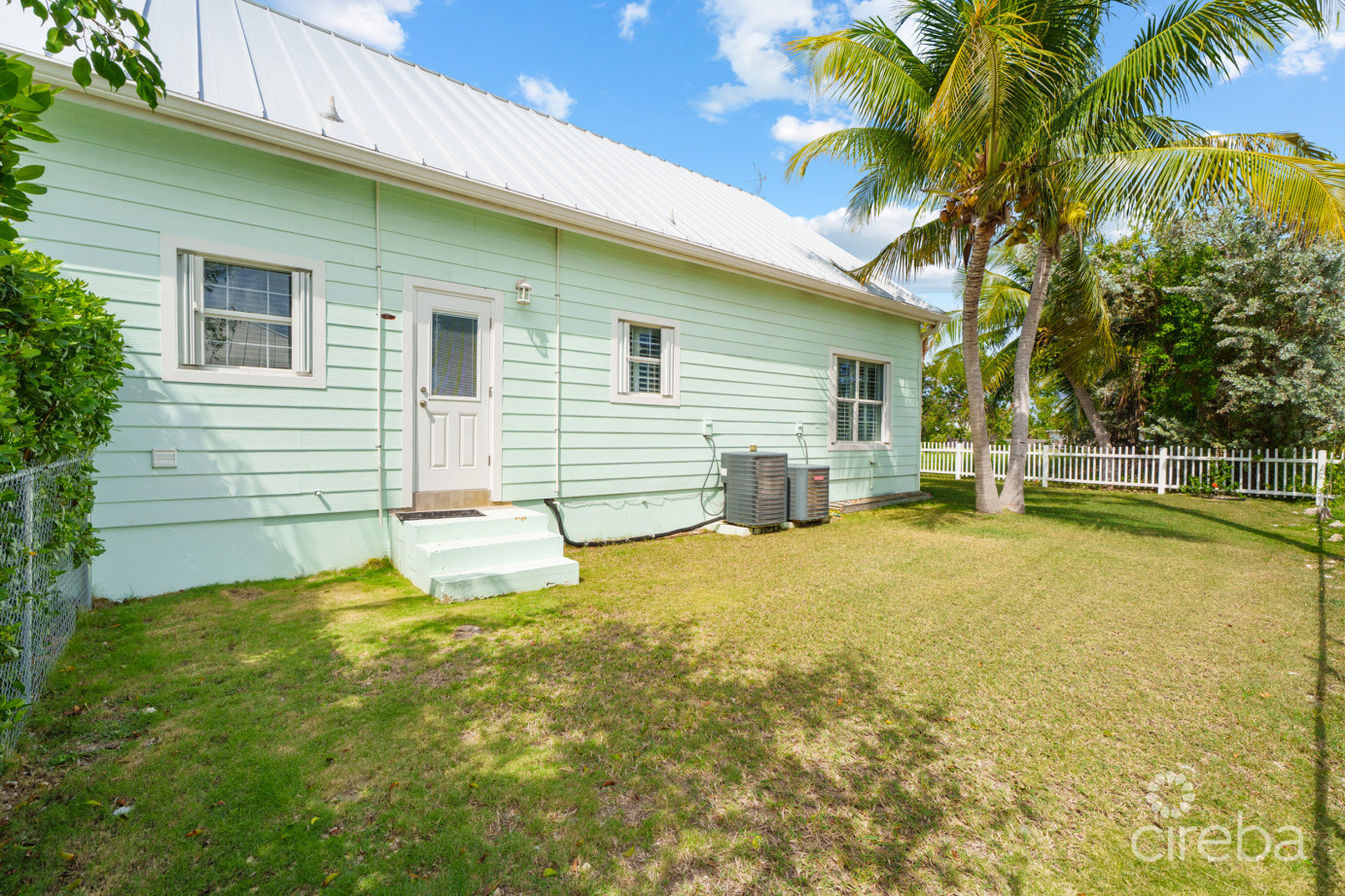 Highlands - One Side Of A Duplex