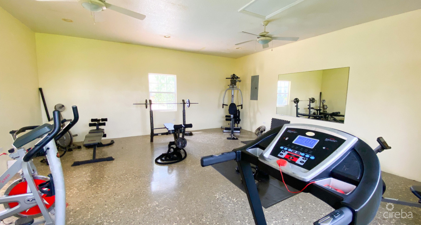 Omega Bay Gardens 1 Bed + Den