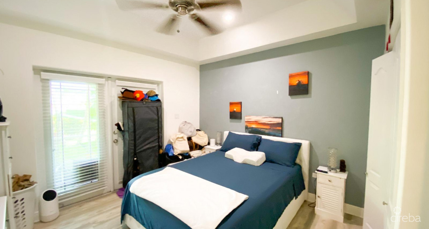 Omega Bay Gardens 1 Bed + Den