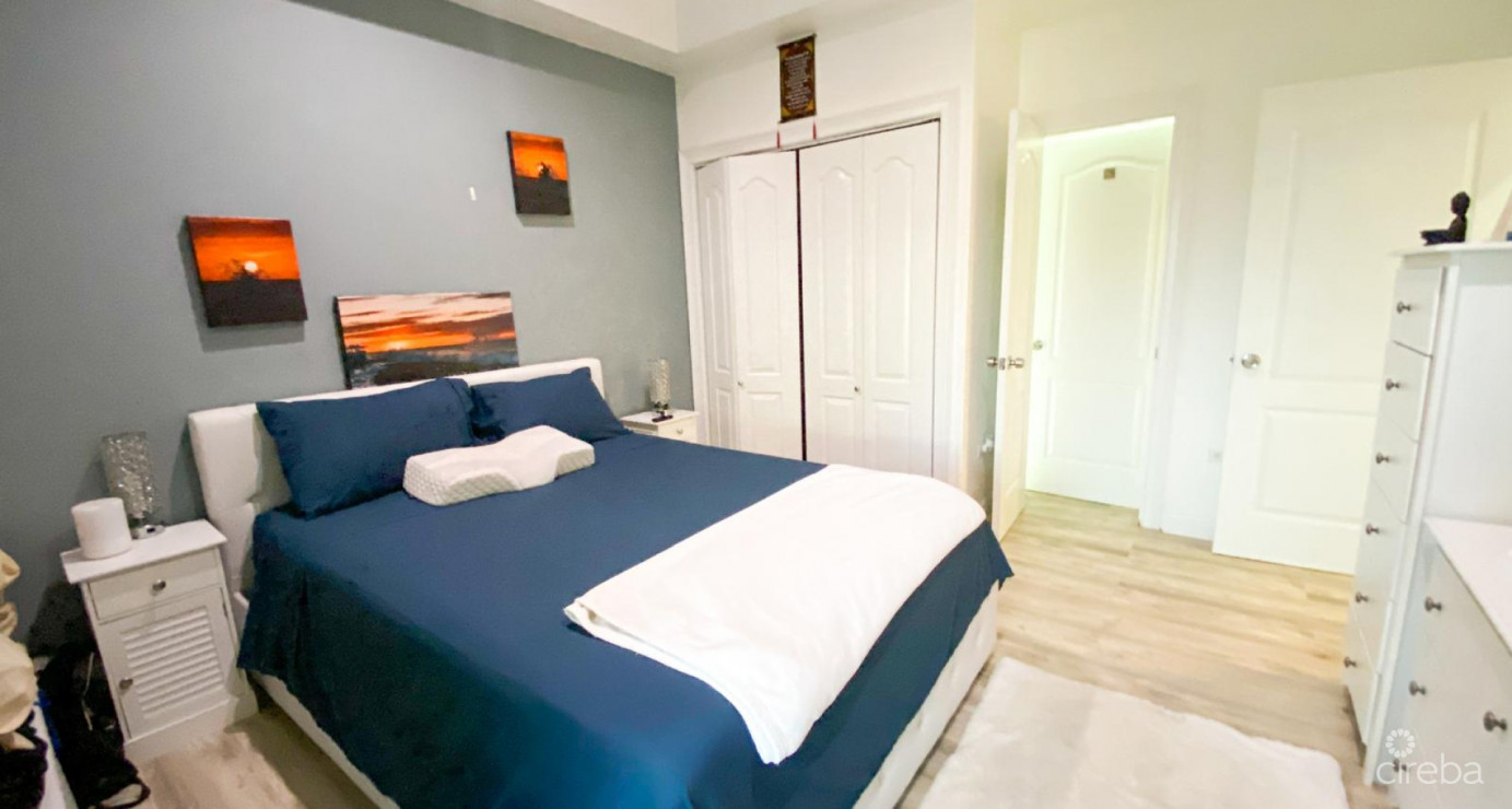 Omega Bay Gardens 1 Bed + Den