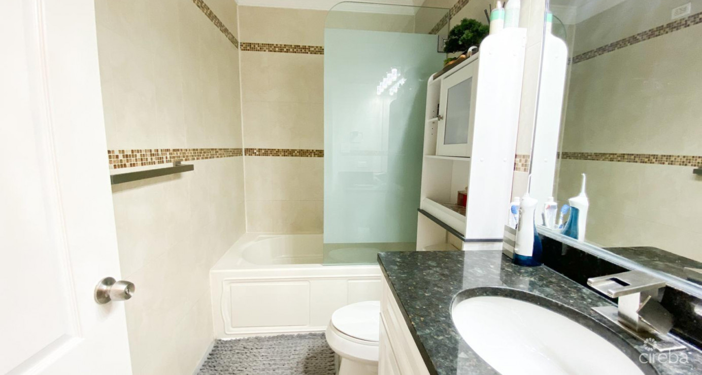 Omega Bay Gardens 1 Bed + Den