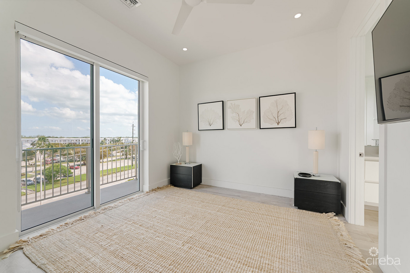 Aura Penthouse - South Sound