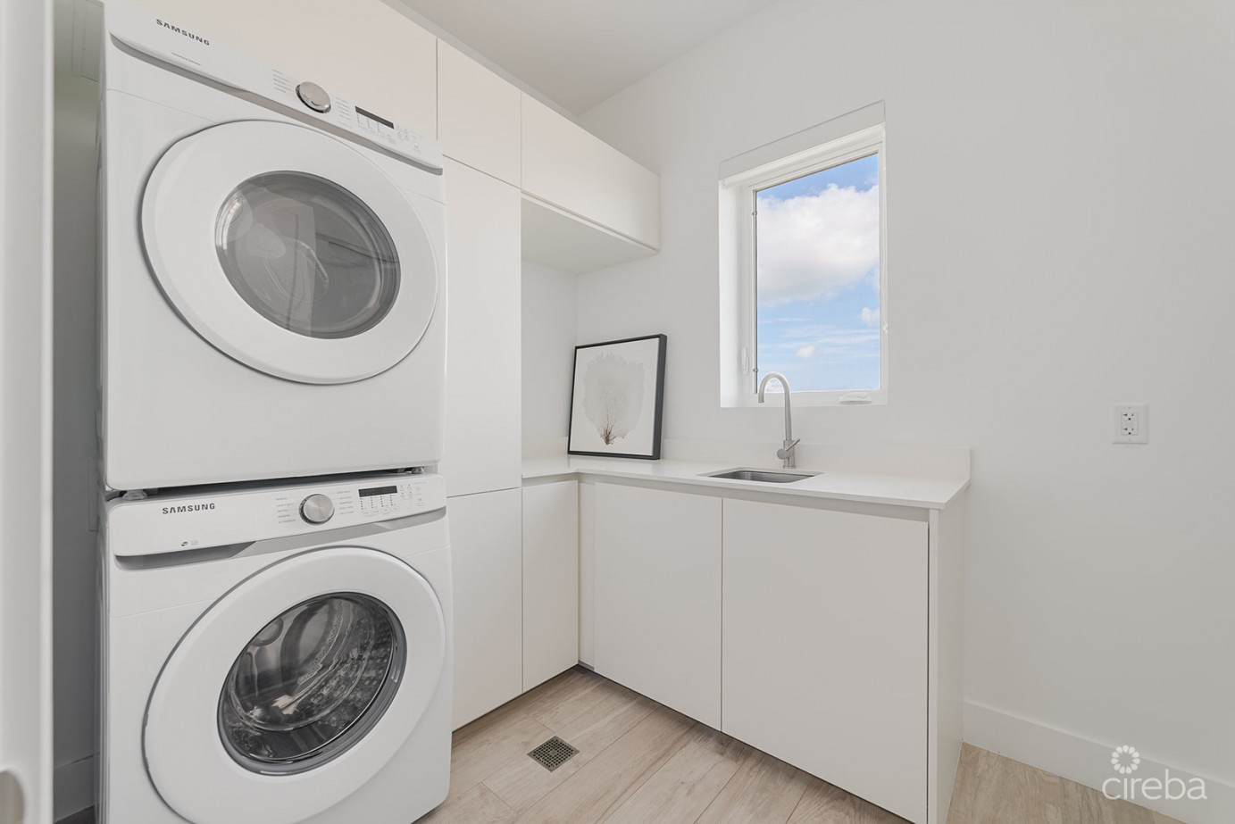 Aura Penthouse - South Sound