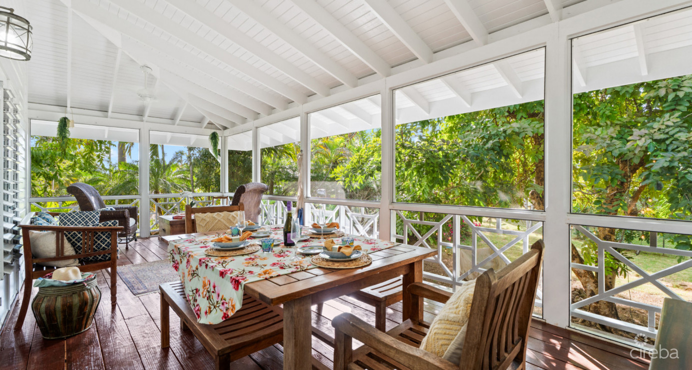 Lahala Treehouse Cottage