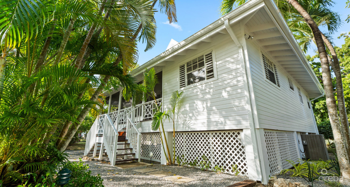 Lahala Treehouse Cottage