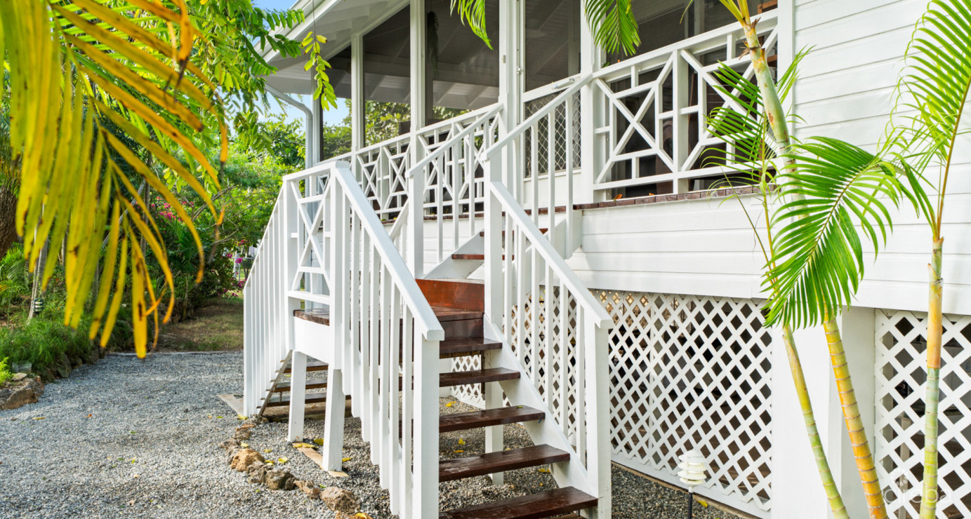 Lahala Treehouse Cottage