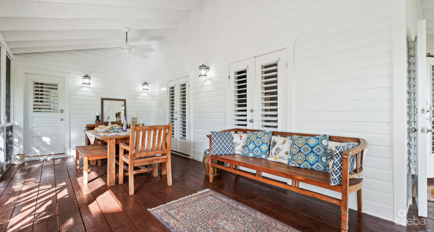 Lahala Treehouse Cottage