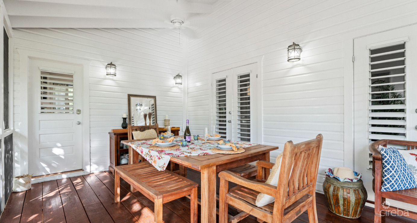 Lahala Treehouse Cottage