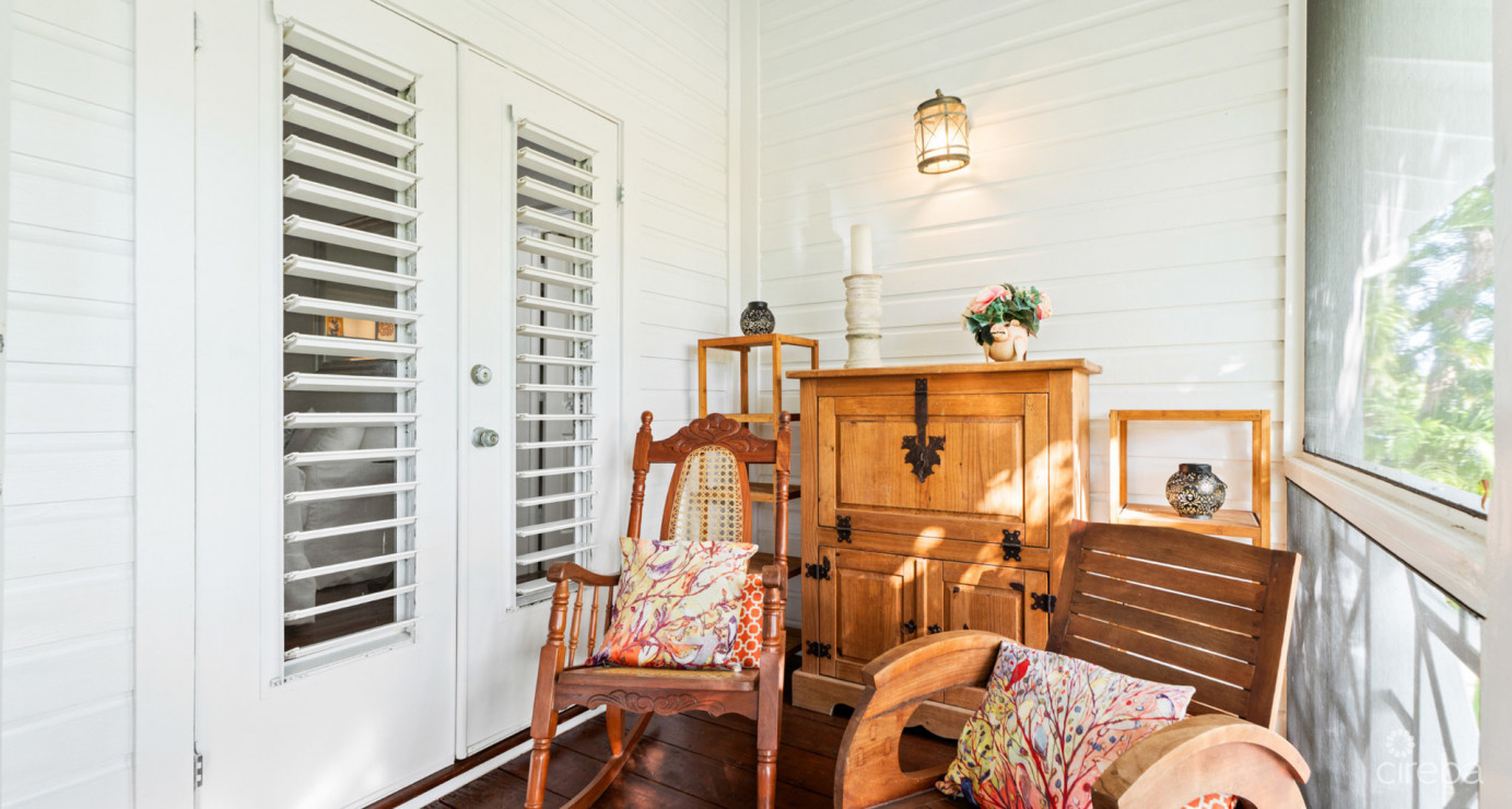 Lahala Treehouse Cottage