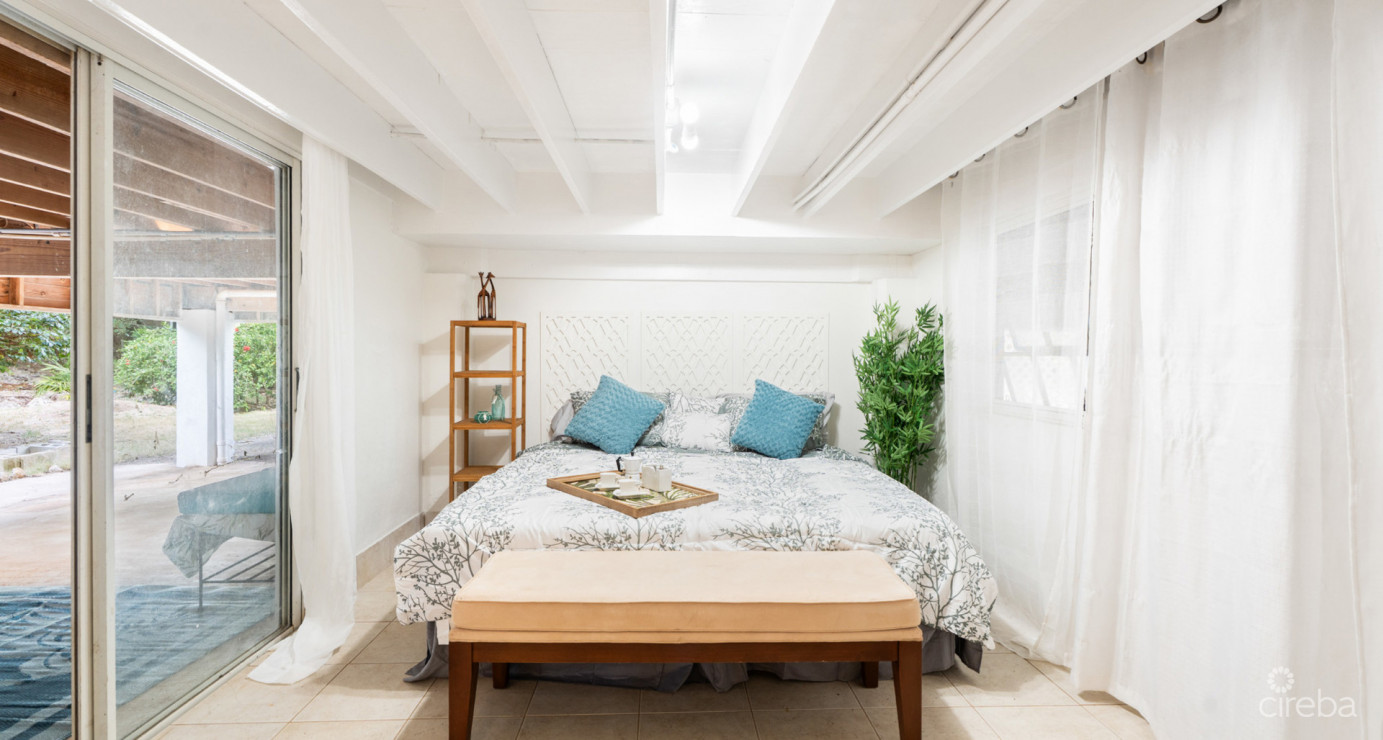 Lahala Treehouse Cottage