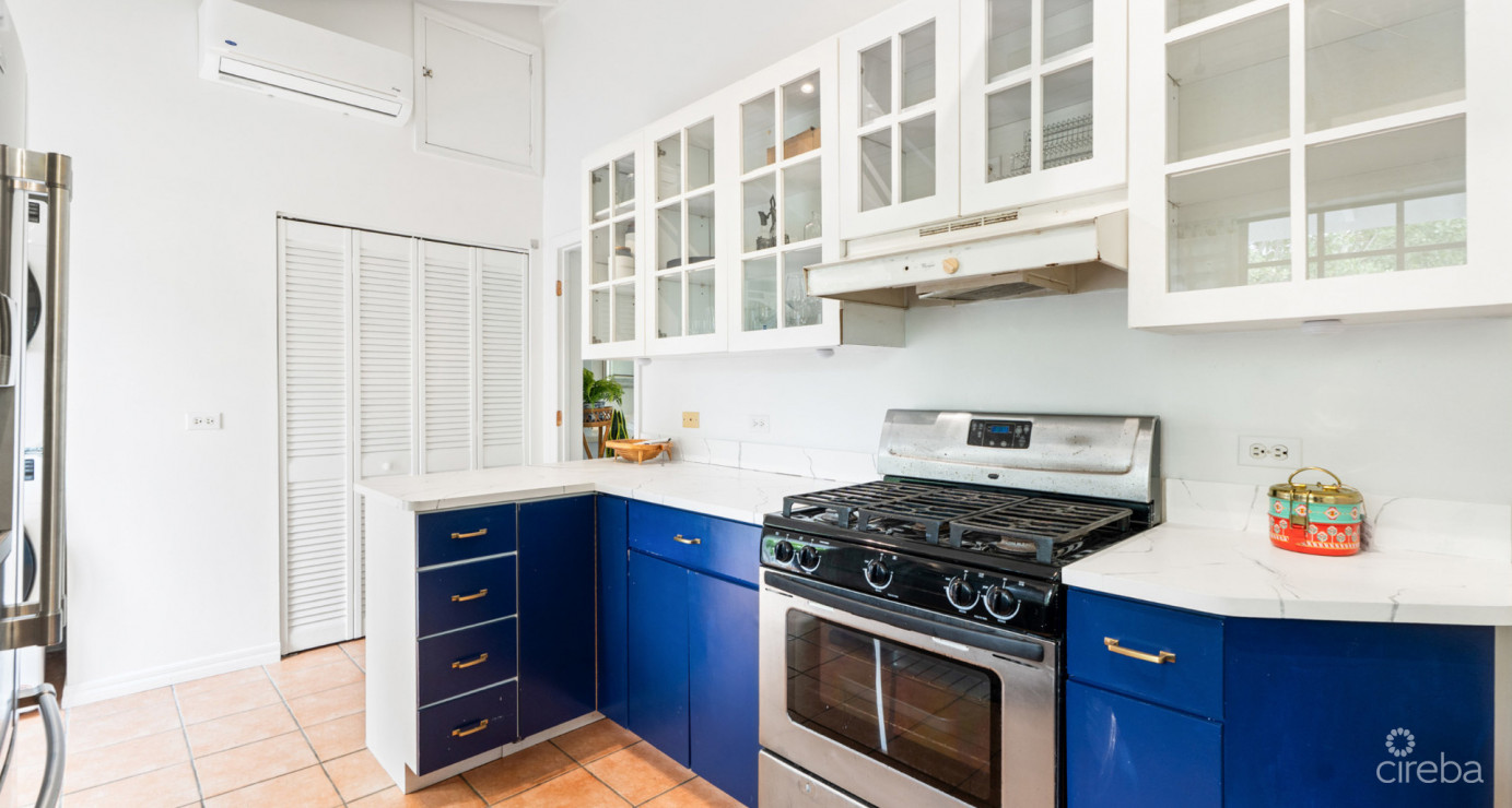 Lahala Treehouse Cottage