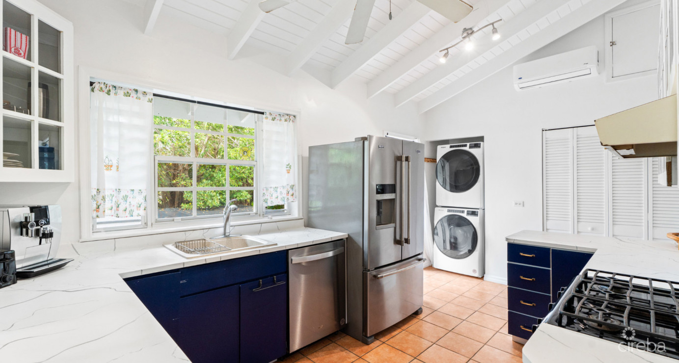 Lahala Treehouse Cottage