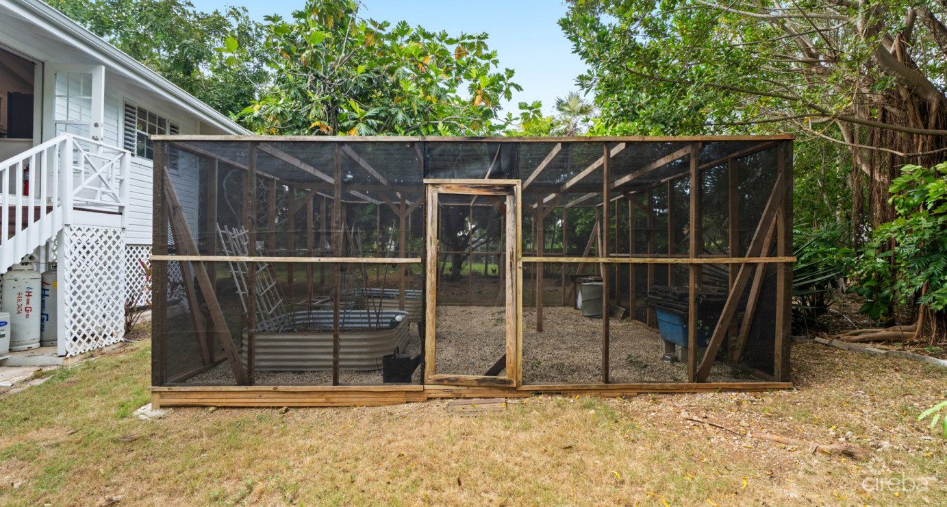 Lahala Treehouse Cottage