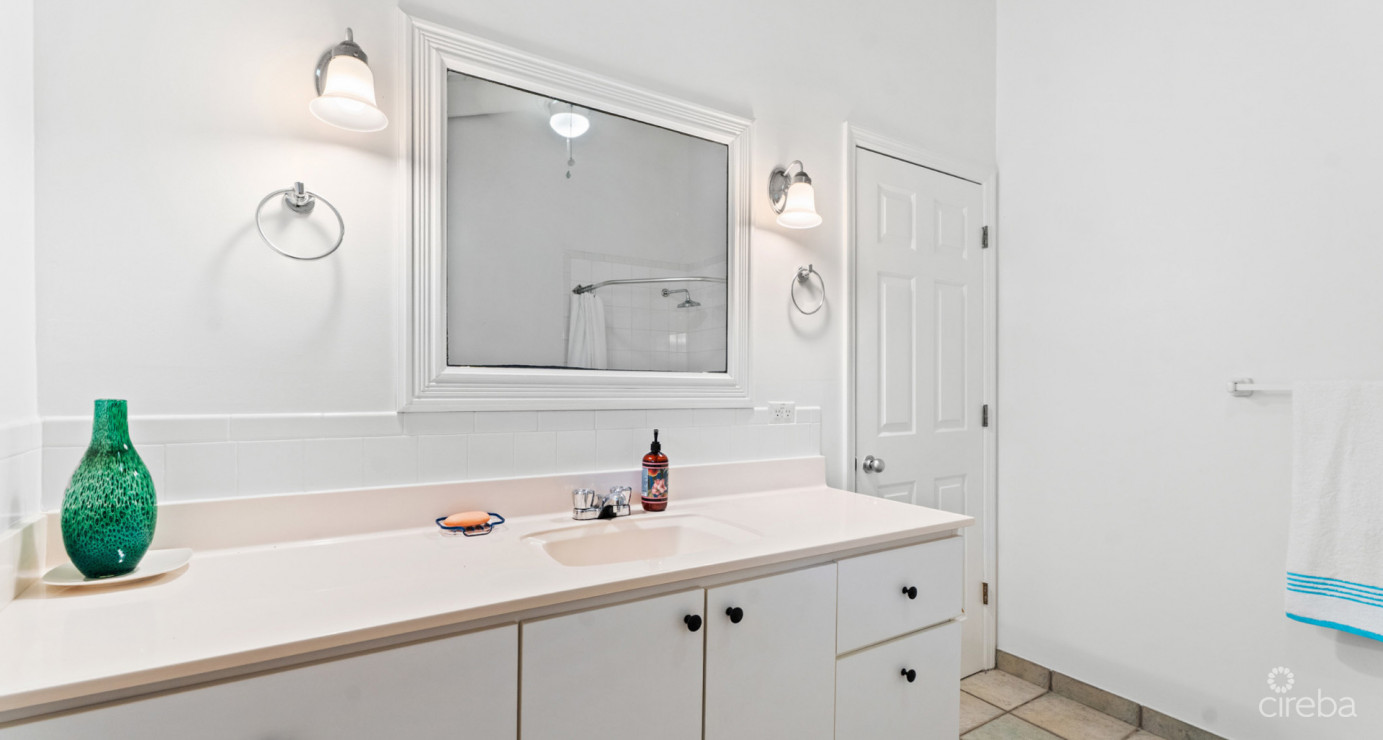 Lahala Treehouse Cottage