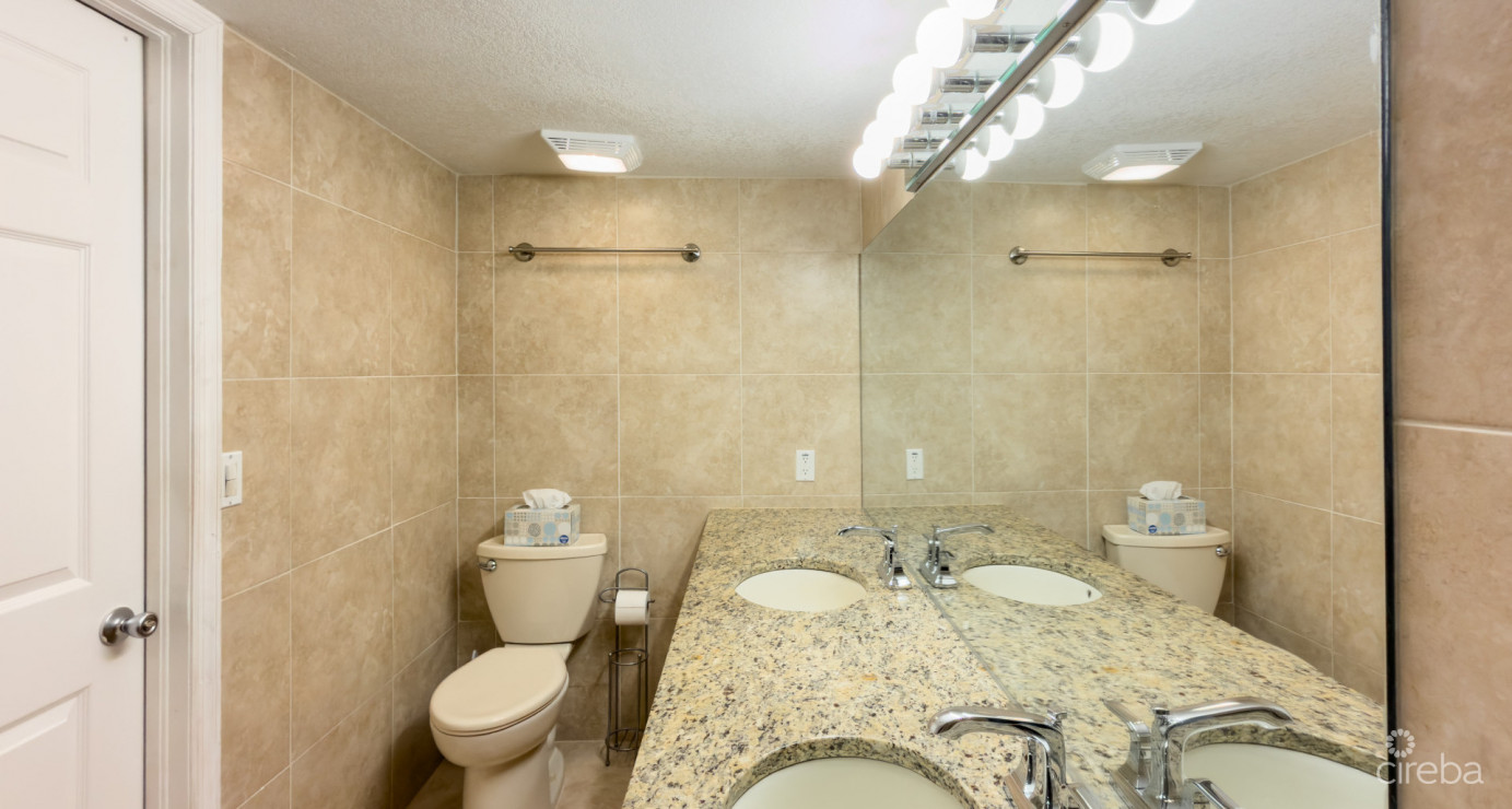 Breezy Pines Top Floor Unit 2 Bed 2 Bath