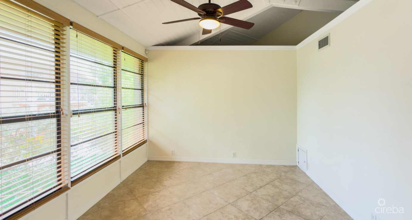 Breezy Pines Top Floor Unit 2 Bed 2 Bath