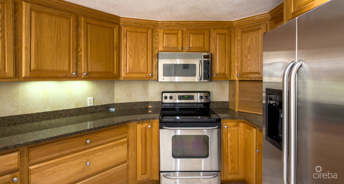 Breezy Pines Top Floor Unit 2 Bed 2 Bath