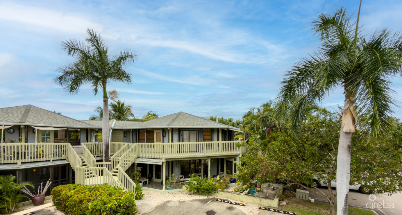 Breezy Pines Top Floor Unit 2 Bed 2 Bath