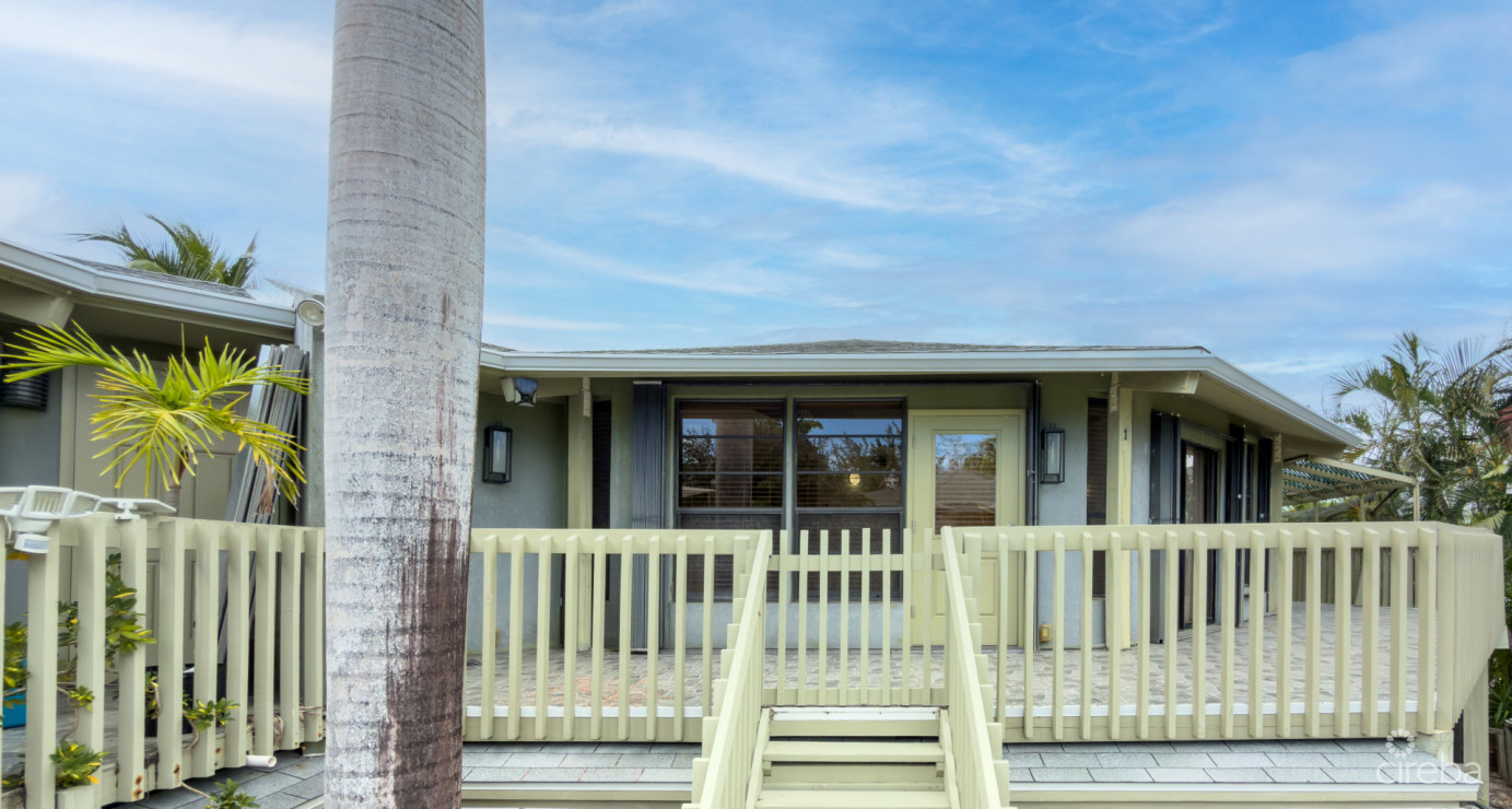 Breezy Pines Top Floor Unit 2 Bed 2 Bath