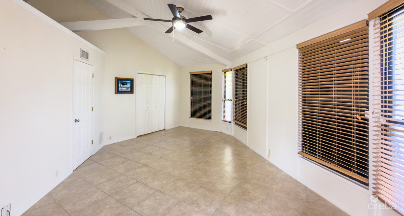 Breezy Pines Top Floor Unit 2 Bed 2 Bath