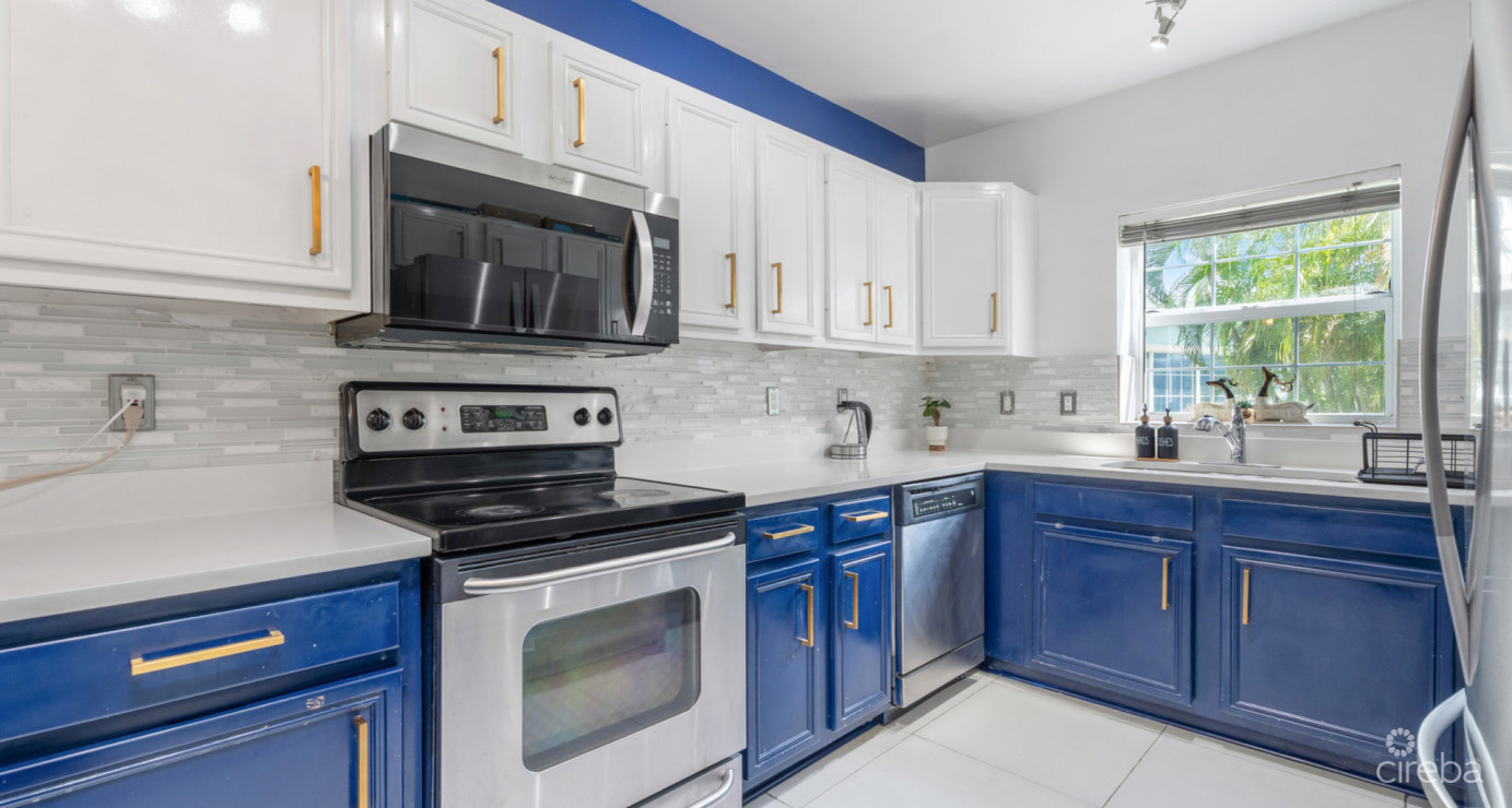 18 Sunrise Townhomes, Phase 3, South Sound Area  Oversized, Renovated 2-bed Unit