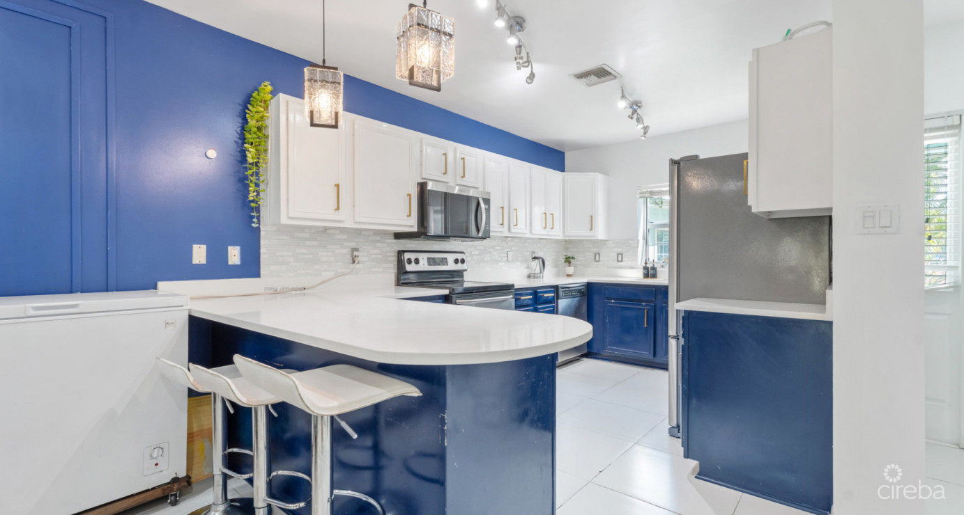 18 Sunrise Townhomes, Phase 3, South Sound Area  Oversized, Renovated 2-bed Unit