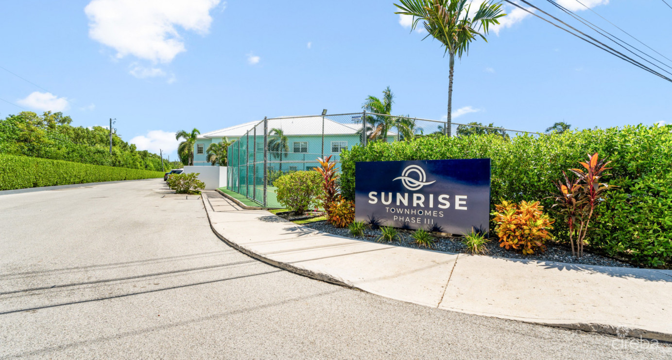 18 Sunrise Townhomes, Phase 3, South Sound Area  Oversized, Renovated 2-bed Unit