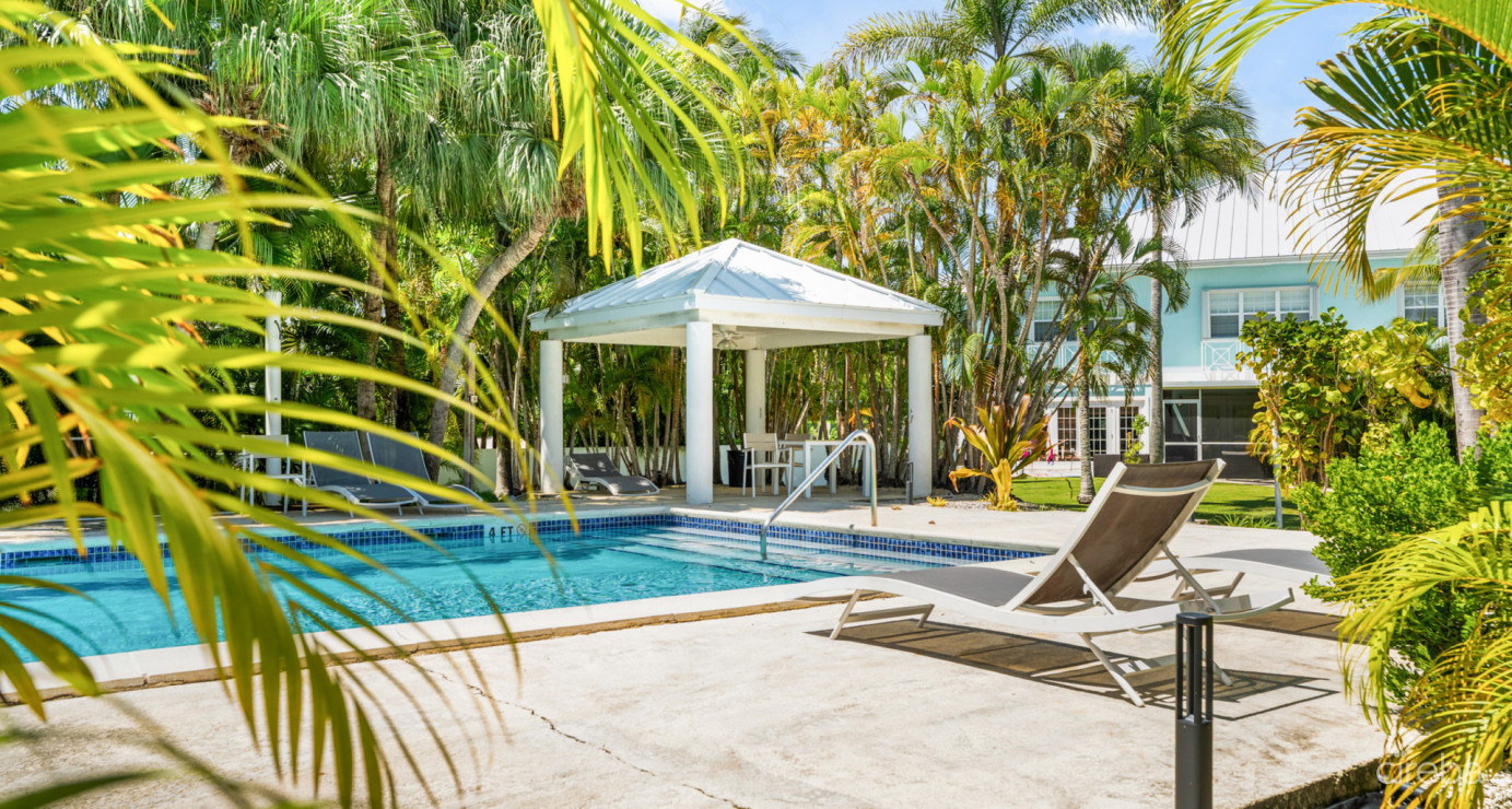 18 Sunrise Townhomes, Phase 3, South Sound Area  Oversized, Renovated 2-bed Unit