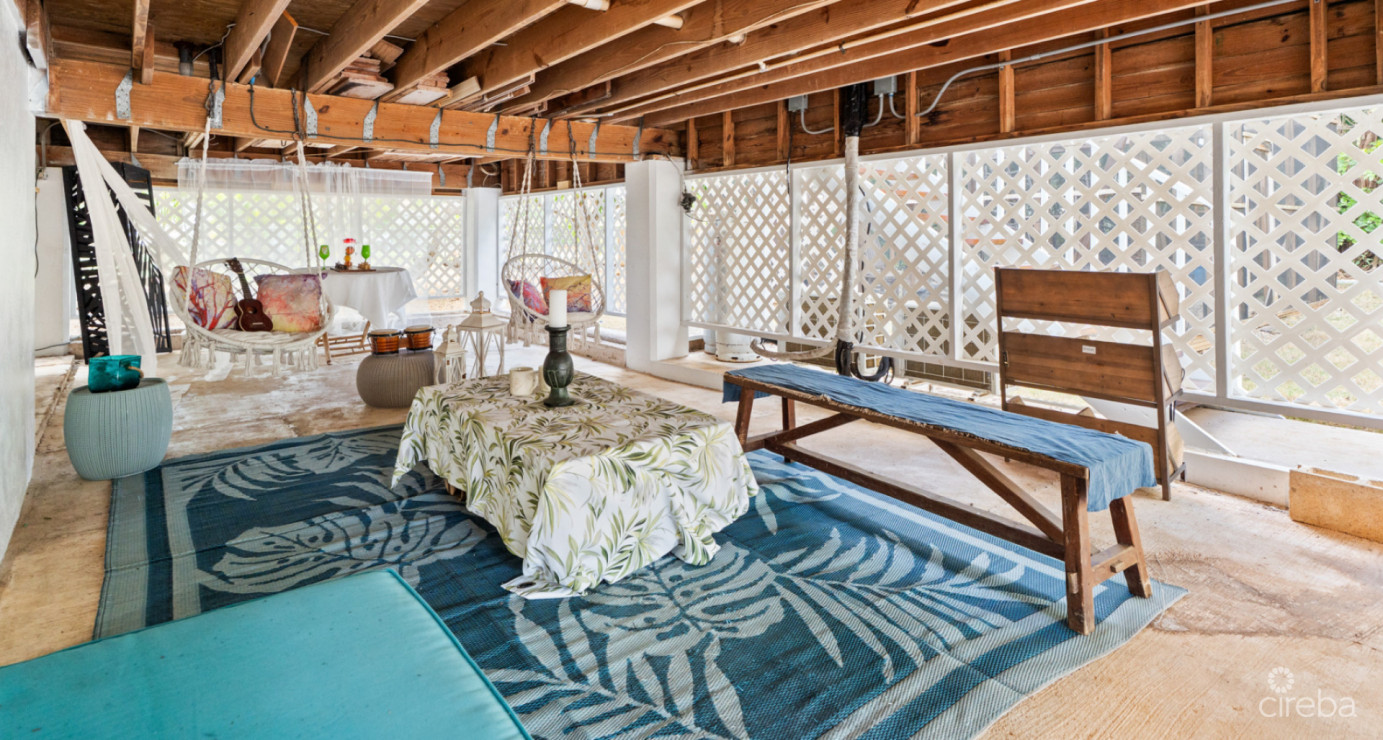 Lahala Treehouse Cottage