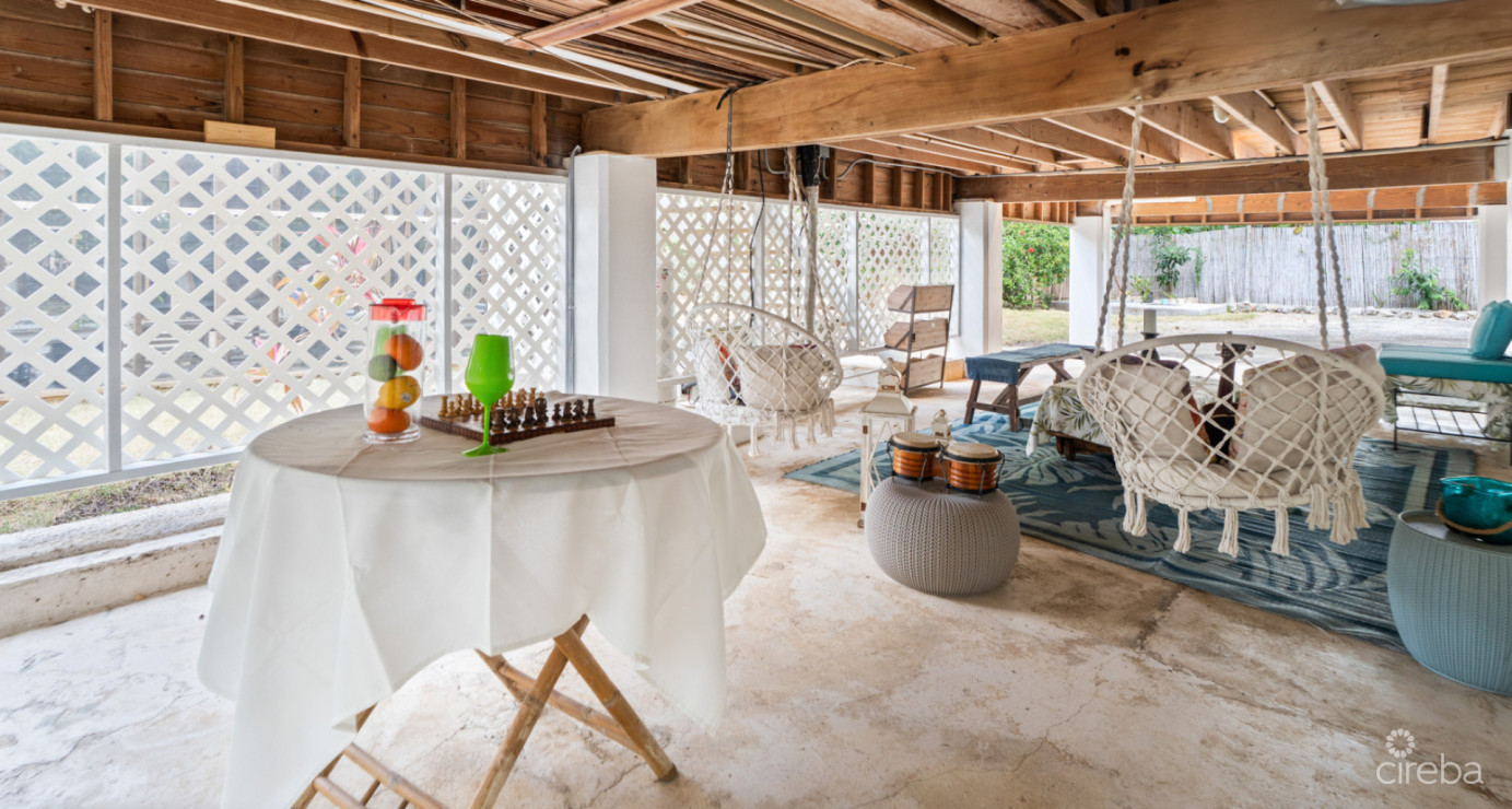 Lahala Treehouse Cottage