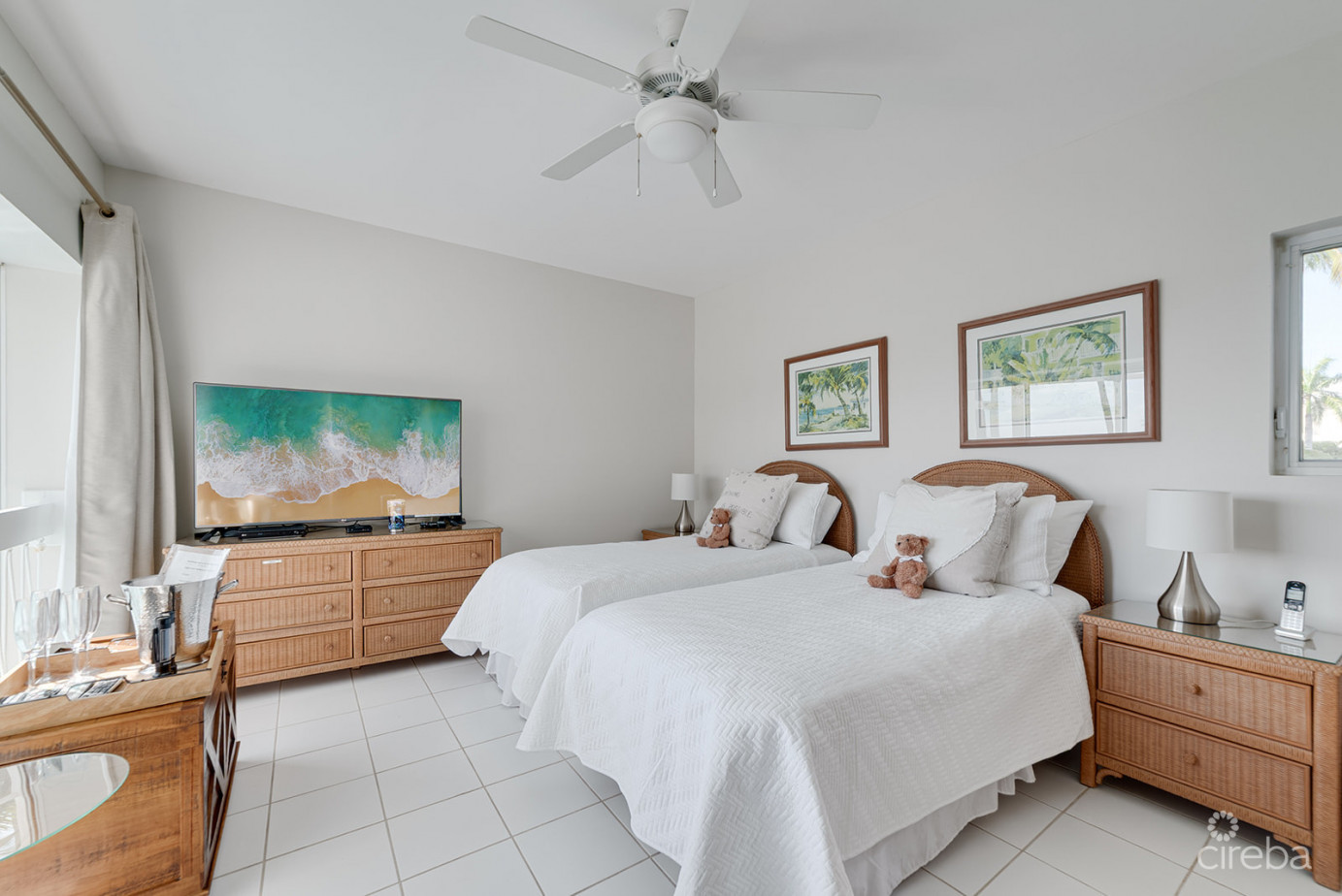 Pools Of The Kai - Beachfront Oasis In Rum Point