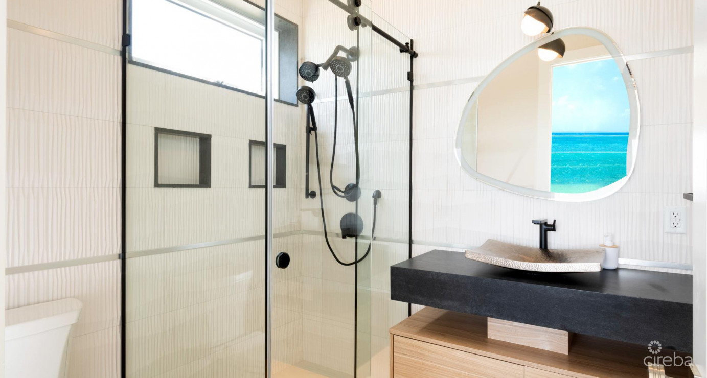 Stunning Seaside Sandy Beach Villa In East End