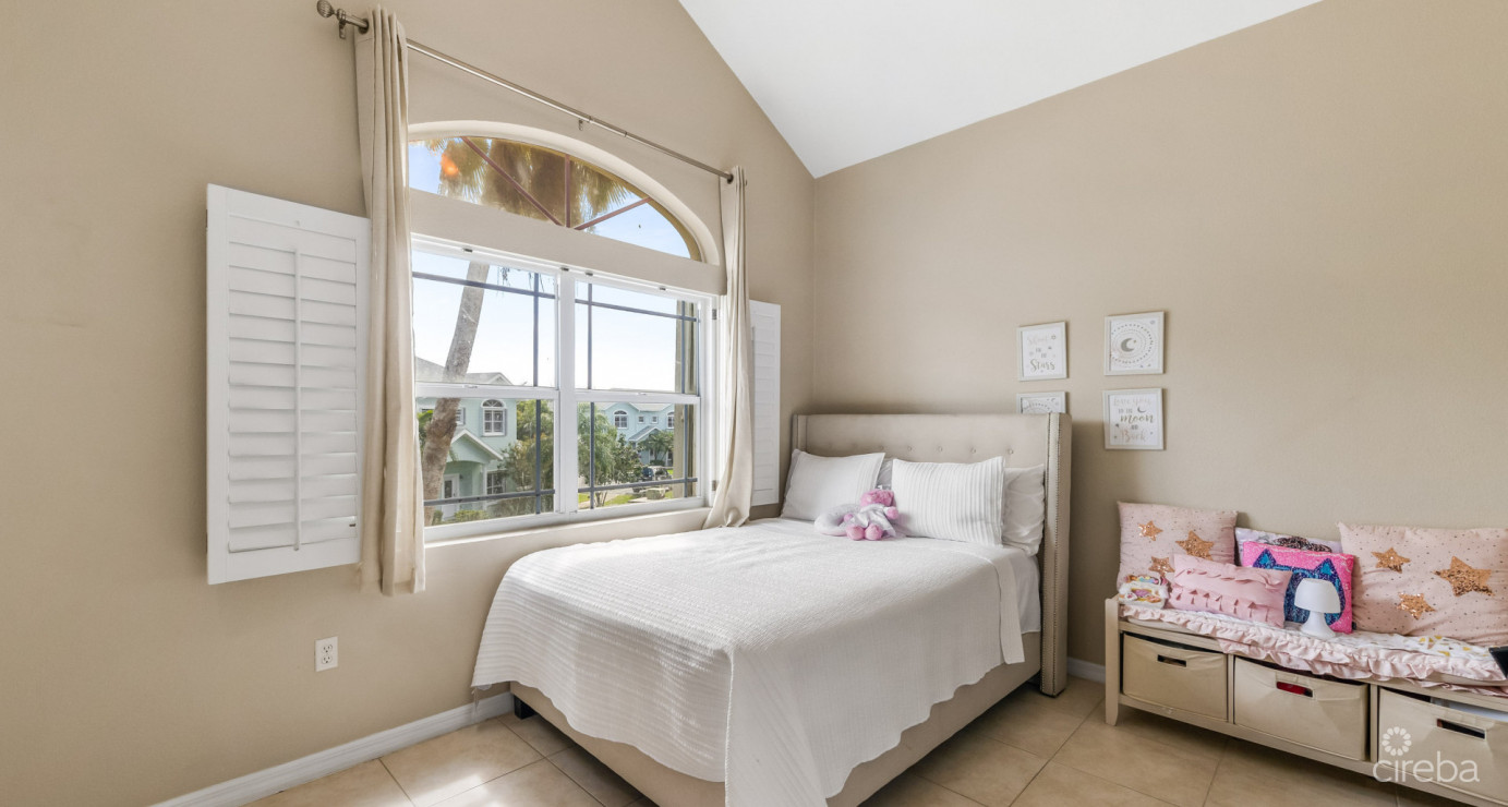 Three Bedroom At Secret Garden  South Sound