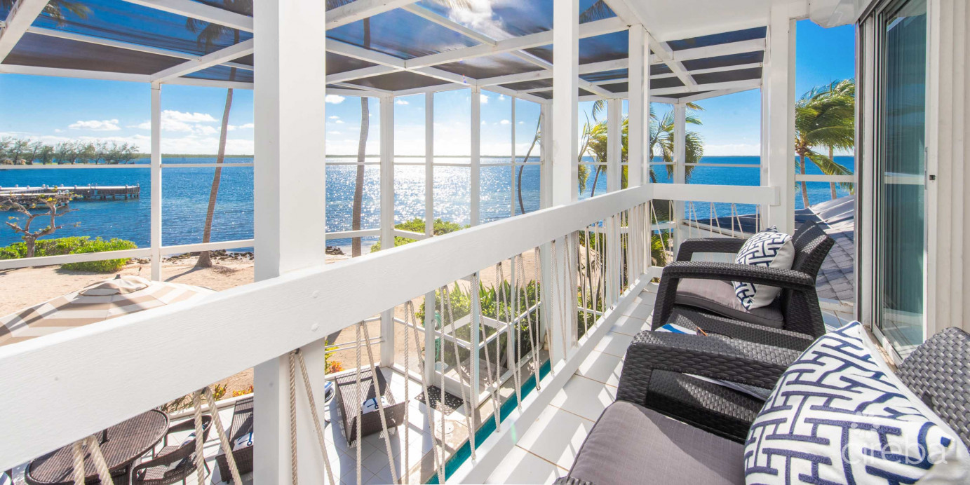 Pools Of The Kai - Beachfront Oasis In Rum Point