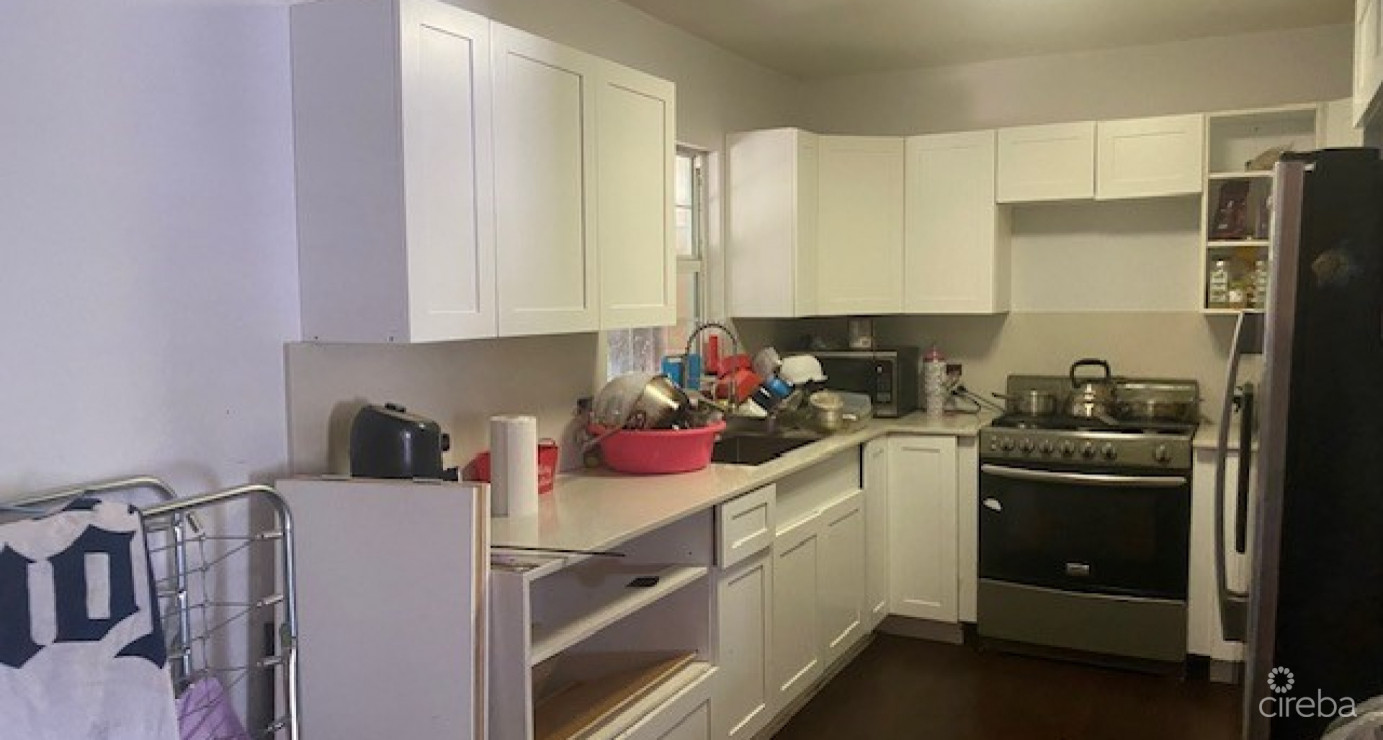 Spotts Home - Tuscany Dr