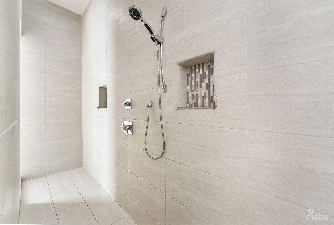 Daum Quay 12, Crystal Harbour Canal Front Home