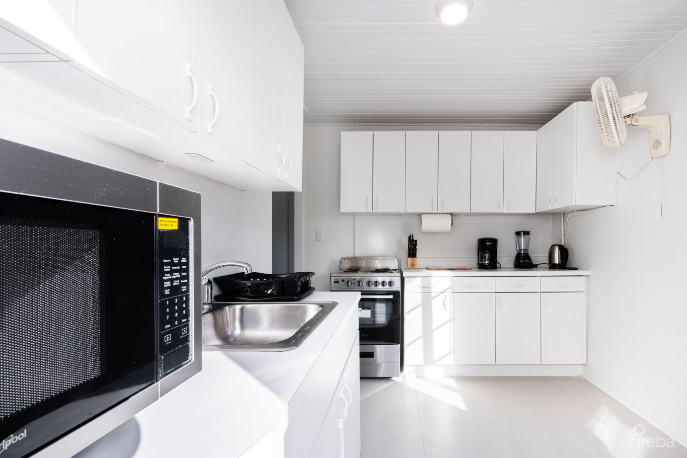 Charming Oceanview Cottage Across From The Sea On Expansive 0.89 Acre Lot