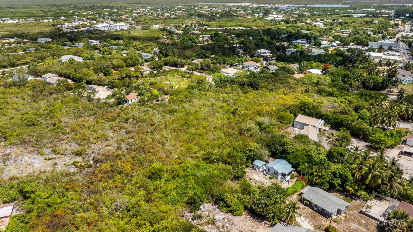 Charming Oceanview Cottage Across From The Sea On Expansive 0.89 Acre Lot