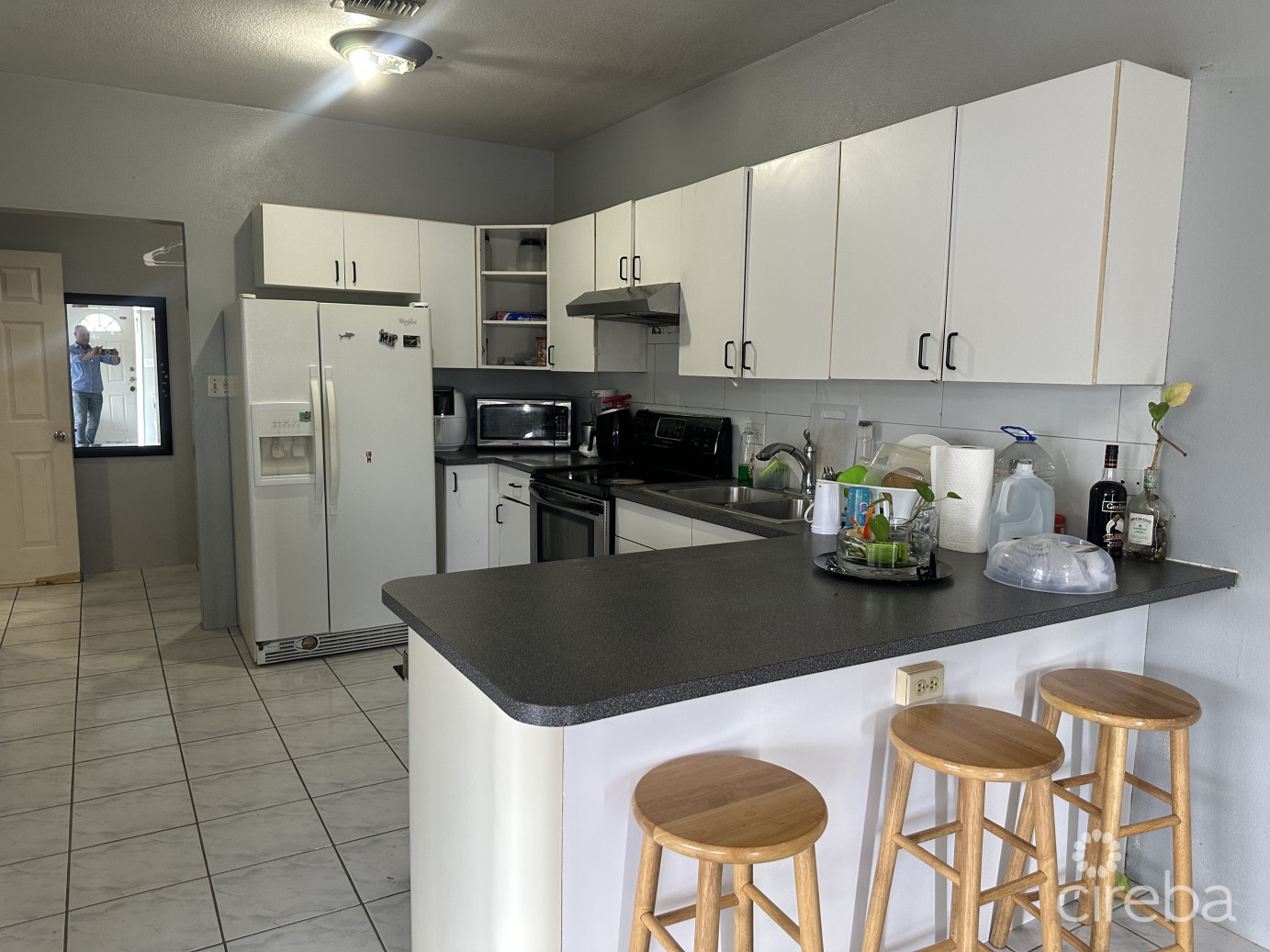 Pleasant View 2beds - Corner Home West Bay