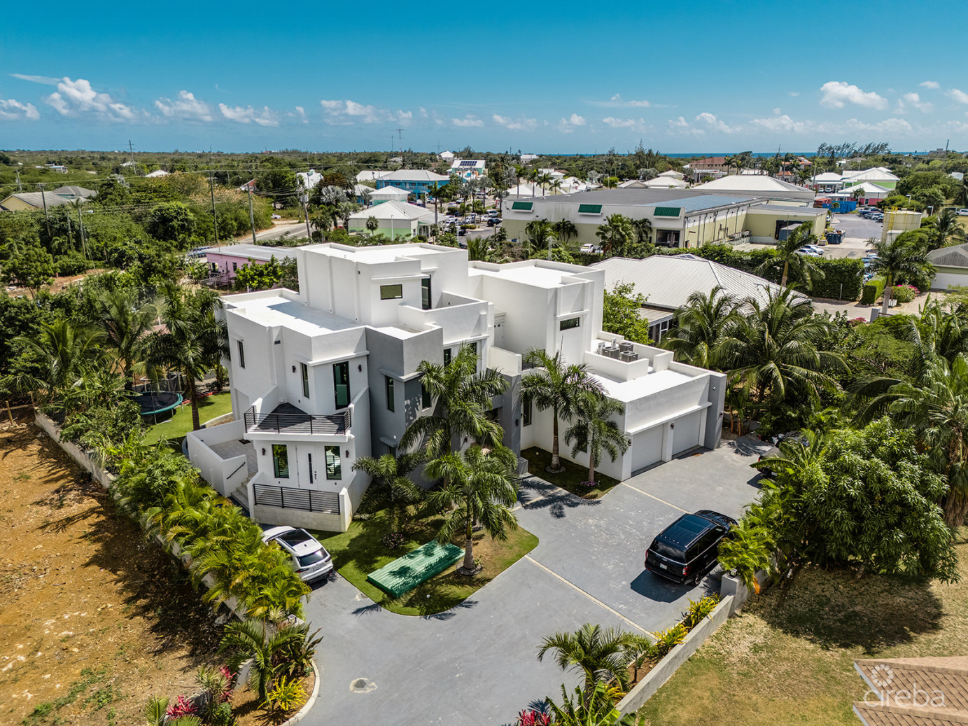 Royal Palms - 5 Bedroom Estate W/rental Unit