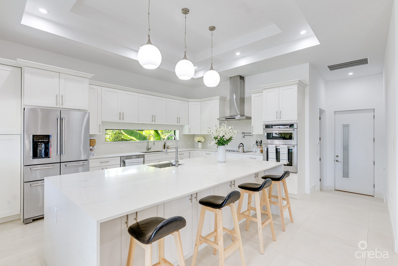 Royal Palms - 5 Bedroom Estate W/rental Unit