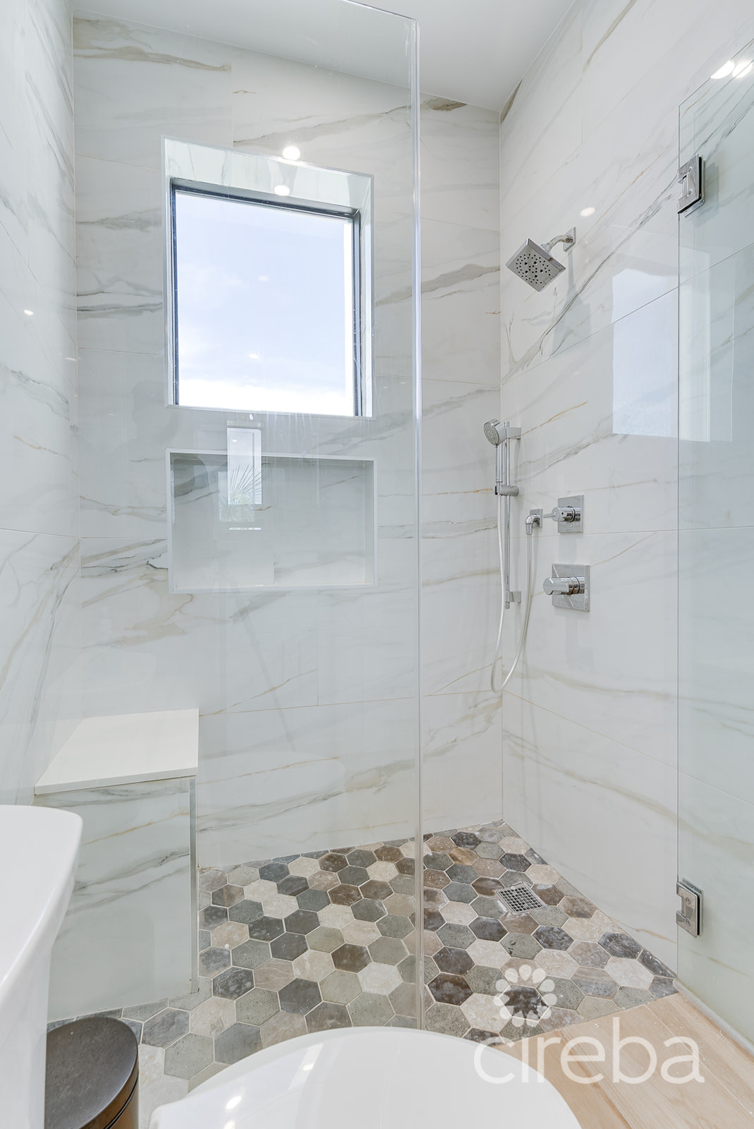 Royal Palms - 5 Bedroom Estate W/rental Unit