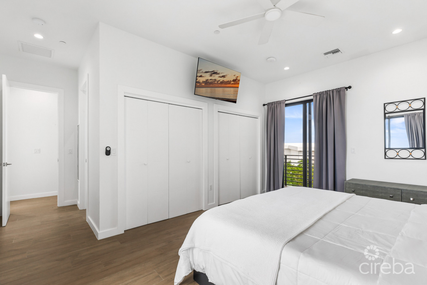 Allure 10, Waterfront Condo