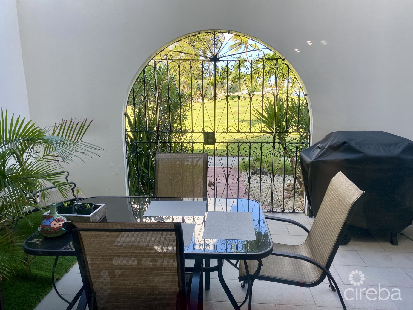 Lime Tree Bay Townhouse 2 Bed Freehold! Smb Corridor