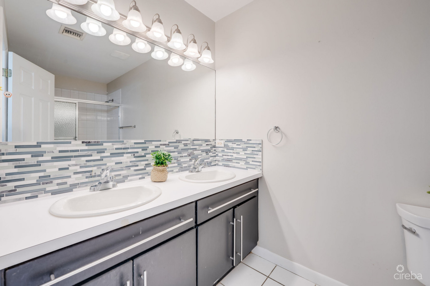 Sunrise Pool View End Unit Ground Floor