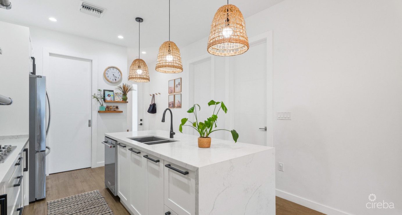 23 Allure  Exceptional Waterfront 2-bed Unit With A Highly Modified Layout