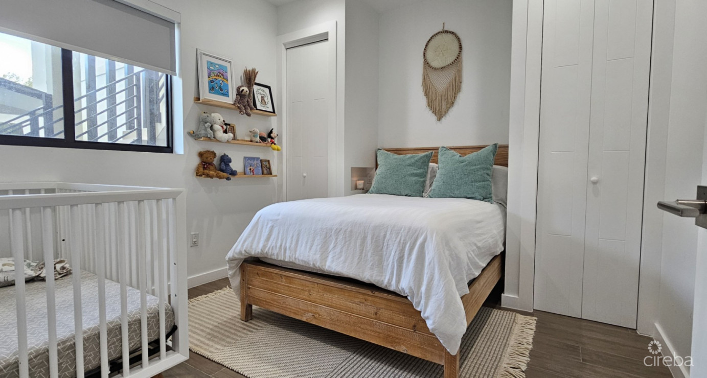 23 Allure  Exceptional Waterfront 2-bed Unit With A Highly Modified Layout