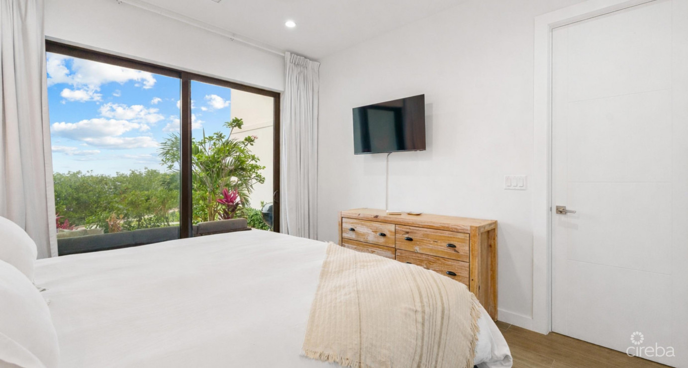 23 Allure  Exceptional Waterfront 2-bed Unit With A Highly Modified Layout