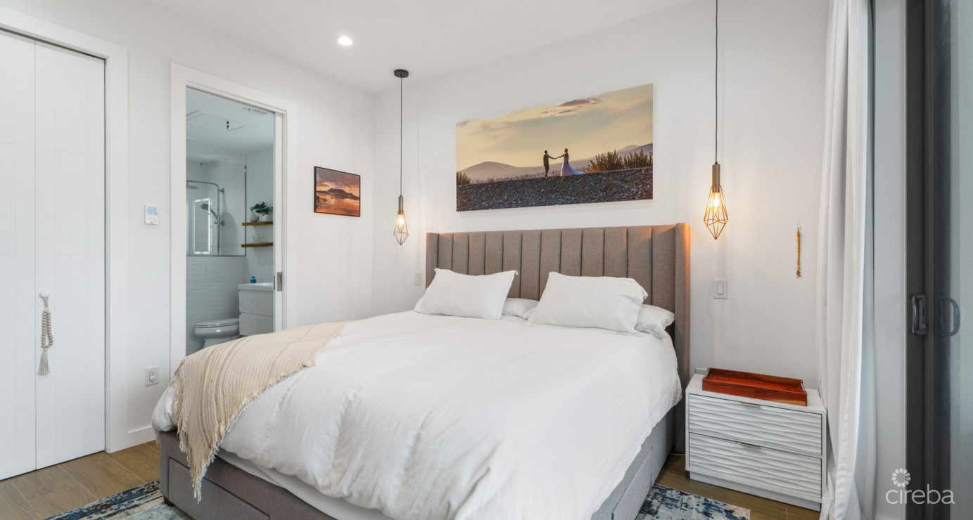 23 Allure  Exceptional Waterfront 2-bed Unit With A Highly Modified Layout