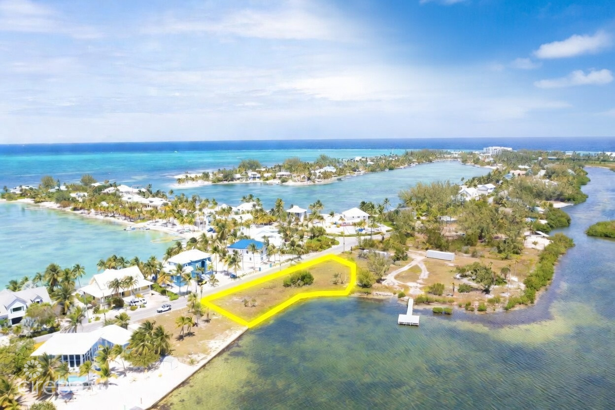 200ft Beachfront Oasis Water Cay Road, Little Sound  Perfect For Boating & Dock
